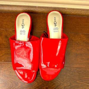 East5th Ladies Slippers